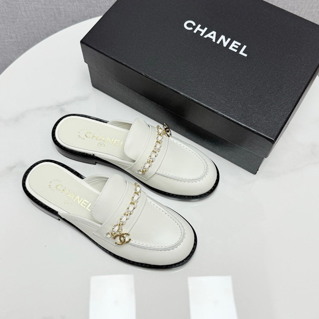 CHANEL FLAT MULE 25S IN WHITE CALFSKIN STYLE 5
