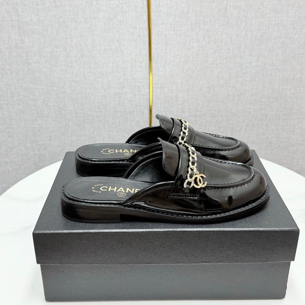 CHANEL FLAT MULE 25S IN BLACK CALFSKIN STYLE 4