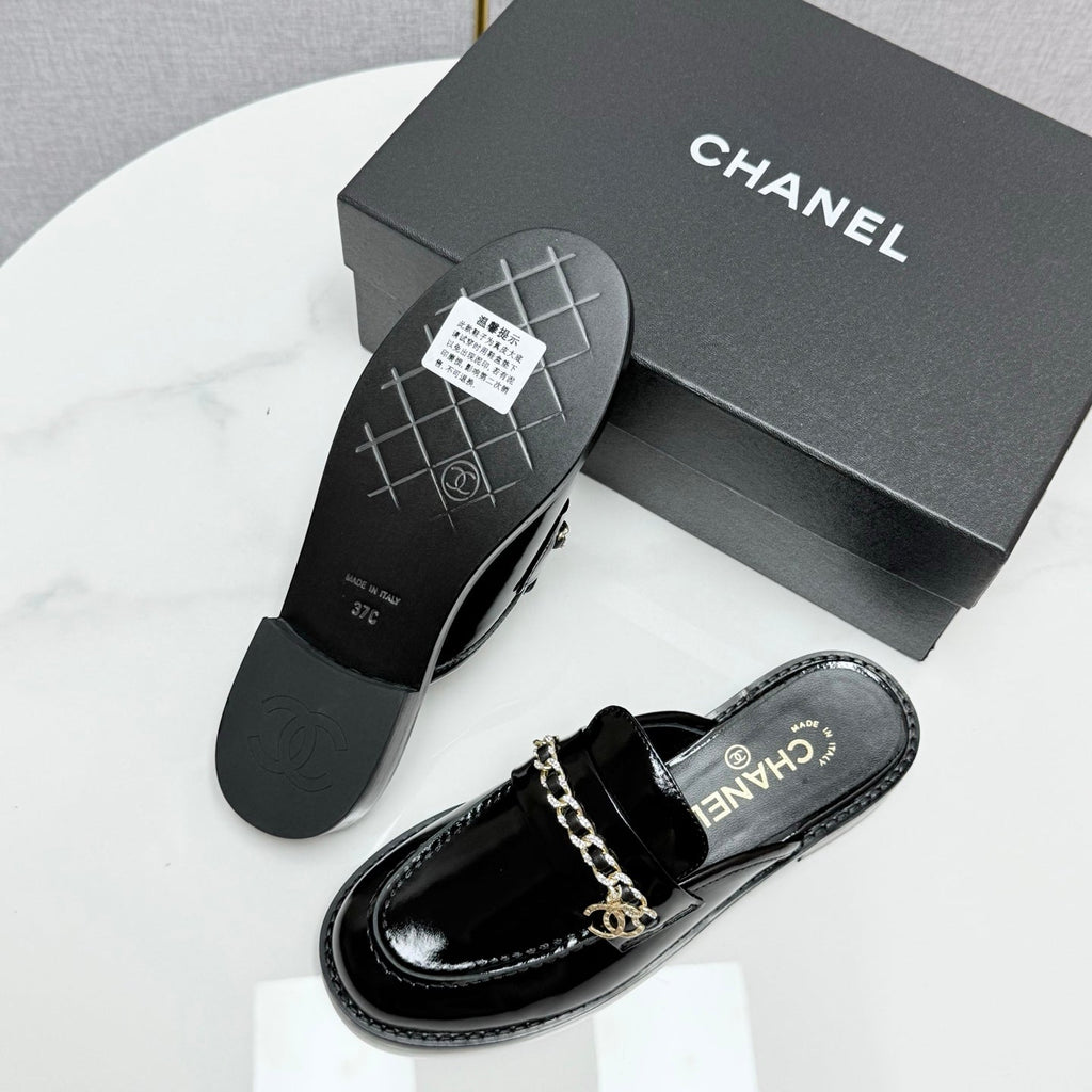 CHANEL FLAT MULE 25S IN BLACK CALFSKIN STYLE 4