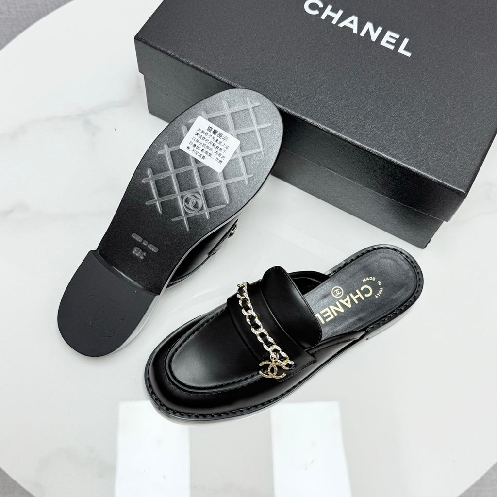 CHANEL FLAT MULE 25S IN BLACK CALFSKIN STYLE 2