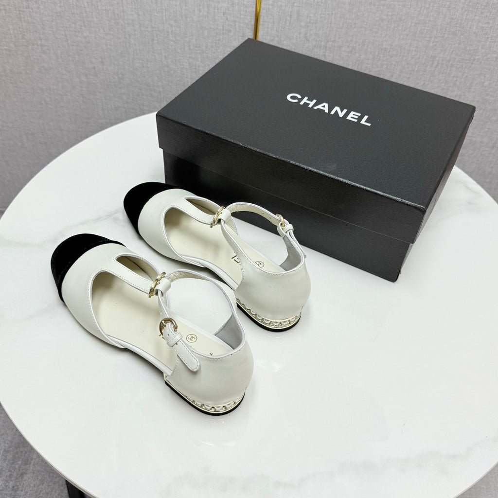 CHANEL MARY JANE 25S IN WHITE LAMBSKIN AND BLACK SUEDE WITH PEARL HEEL