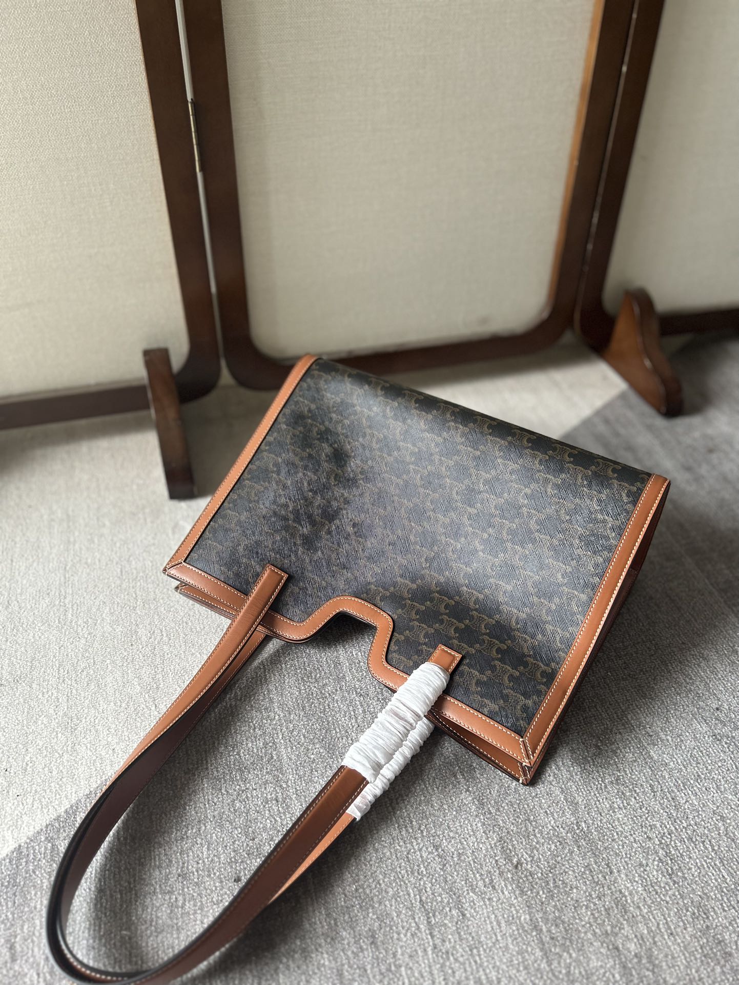 CELINE CABAS 37 IN BLACK TRIOMPHE CANVAS AND BRONZE BROWN CALFSKIN TRIM GOLD LOCK
