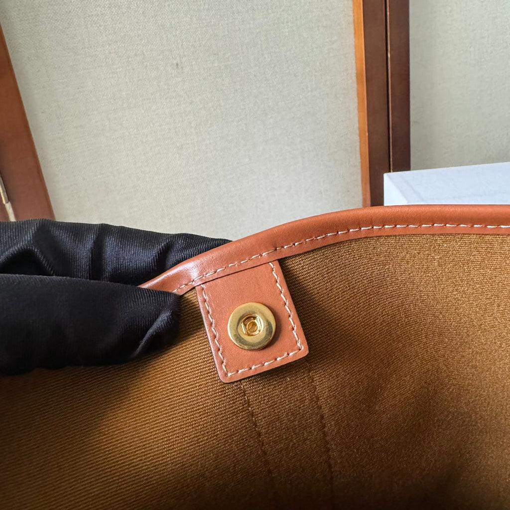 CELINE BUCKET 30 IN BEIGE TRIOMPHE CANVAS AND RED BROWN CALFSKIN TRIM