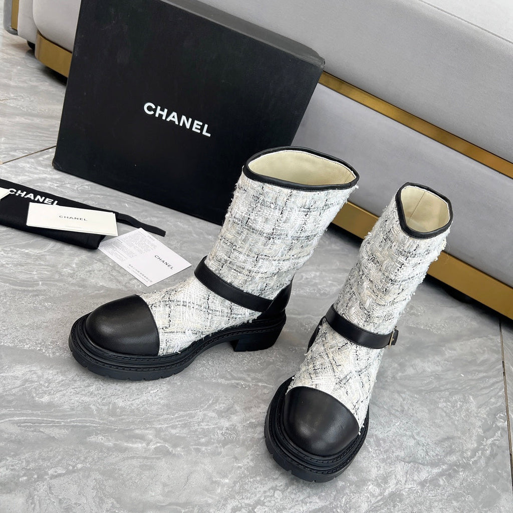 CHANEL 25S MID-CALF BOOTS 45MM IN BLACK CALFSKIN AND WHITE TWEED GOLD HARDWARE