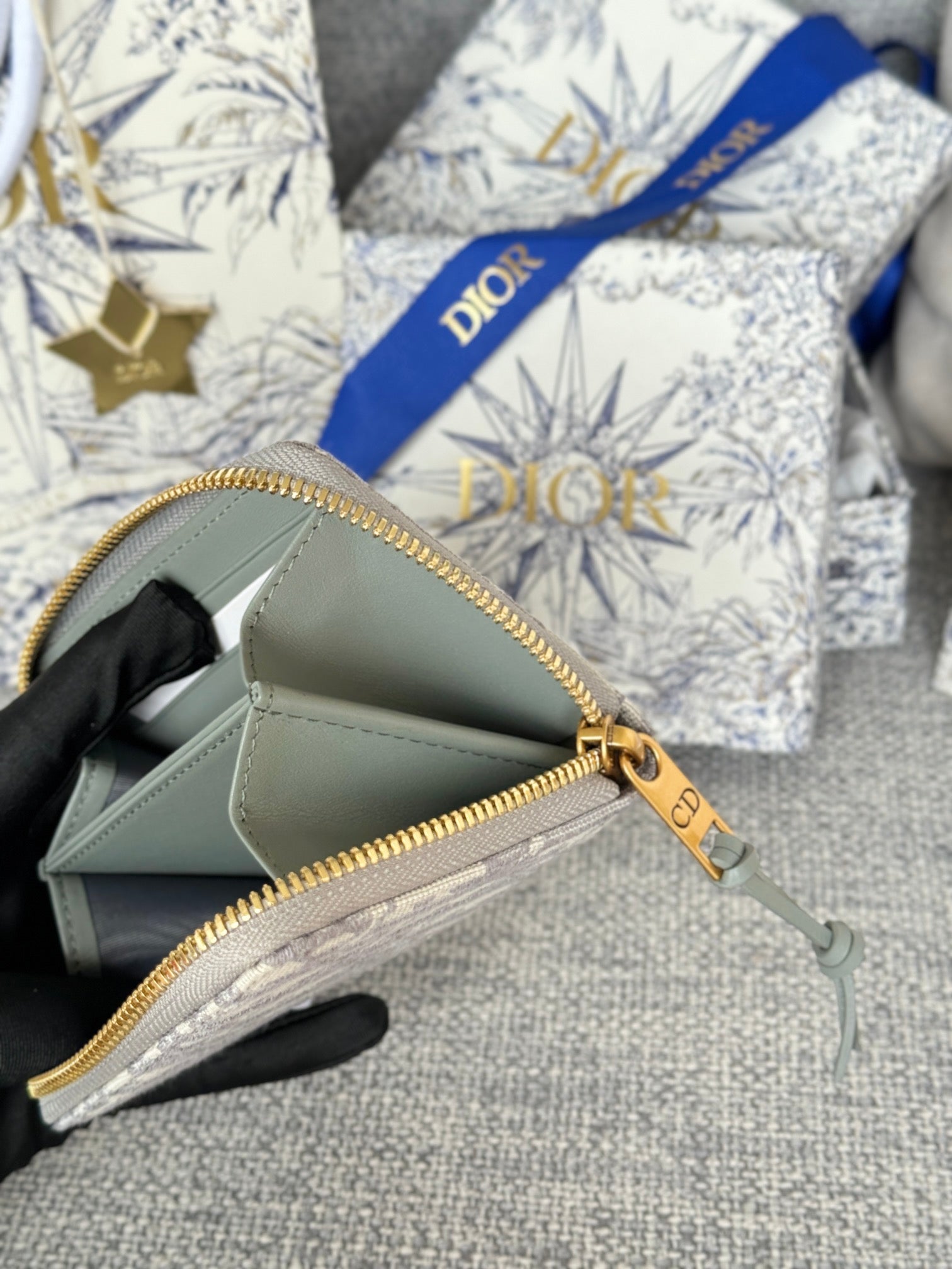 DIOR MONTAIGNE VOYAGEUR COIN PURSE 12 IN GREY MONOGRAM OBLIQUE JACQUARD