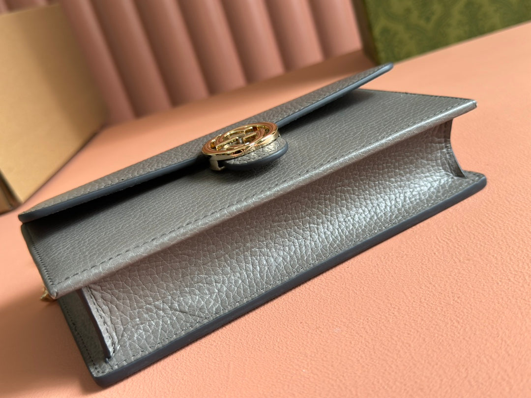GUCCI INTERLOCKING WOC 20 IN GRAY GRAINY CALFSKIN GOLD HARDWARE