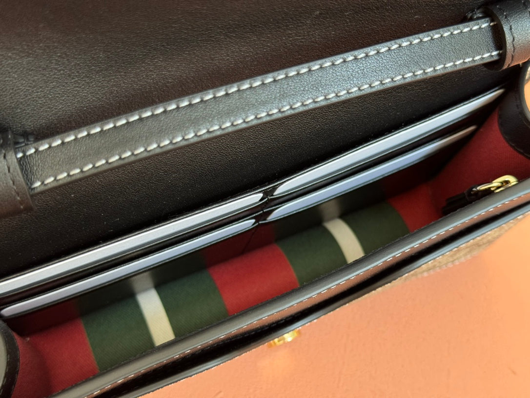 GUCCI EMBLEM WALLET  MONOGRAM 20 IN DARK BROWN AND BLACK CALFSKIN