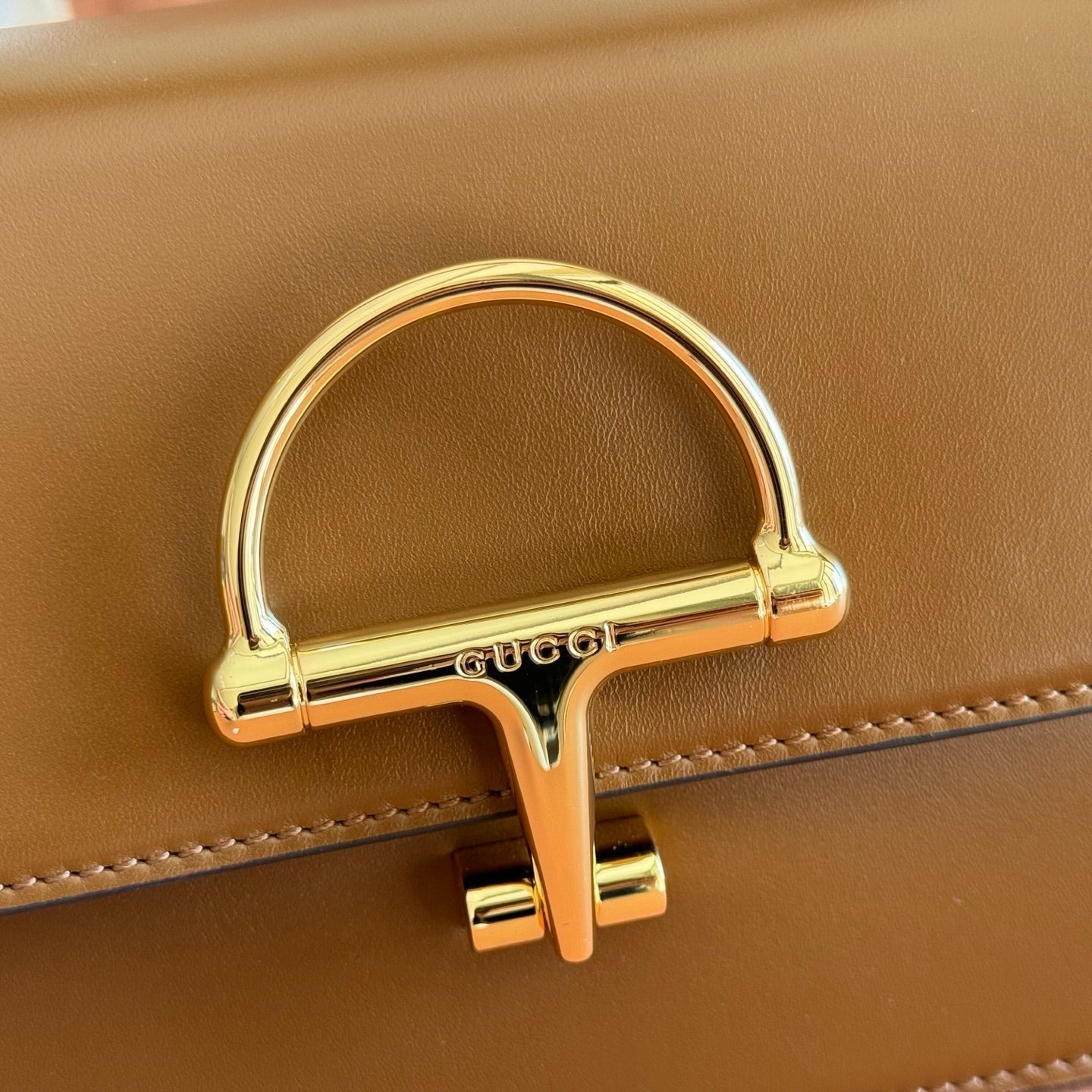 GUCCI 26S SIENA TOP HANDLE BAG 19 IN BROWN CALFSKIN