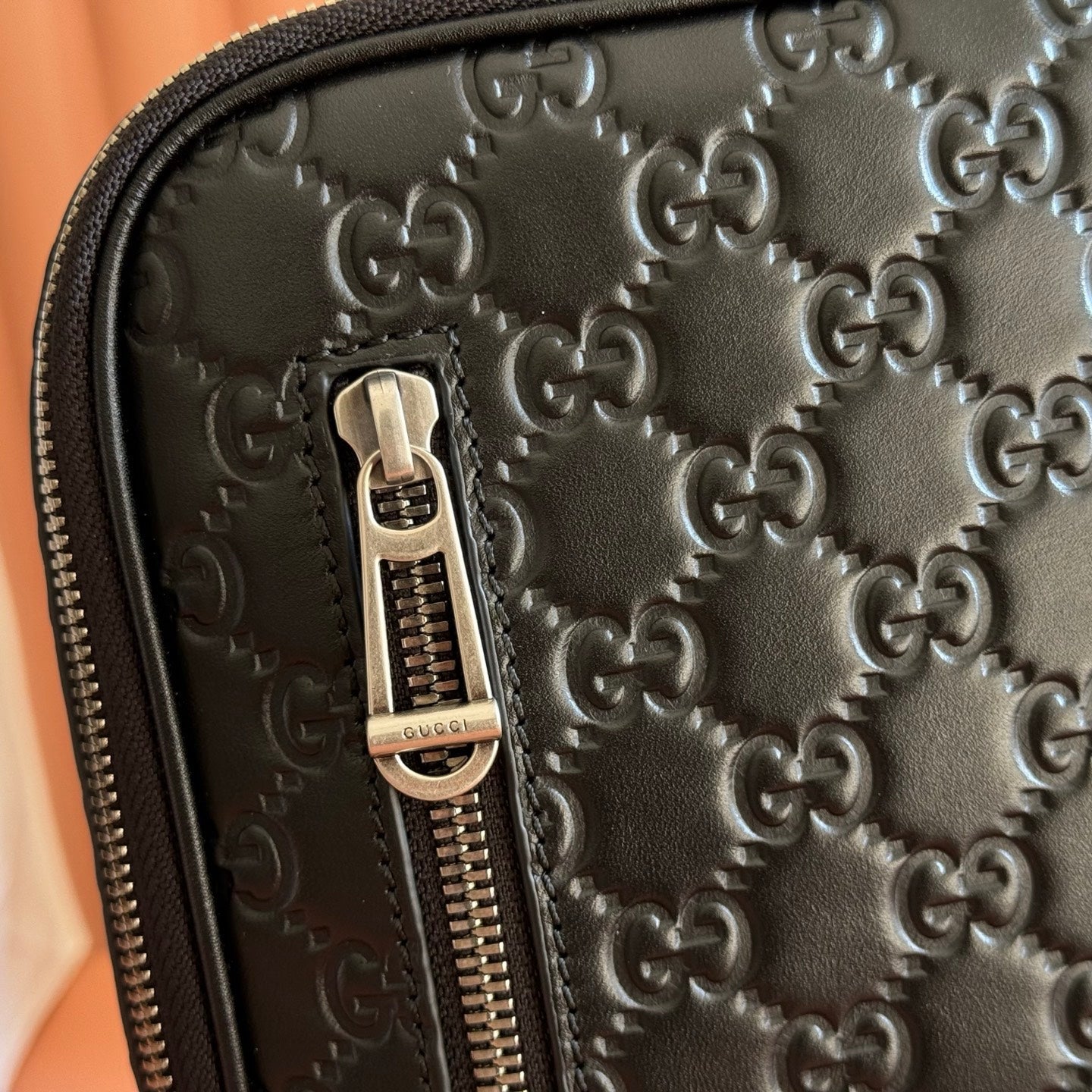 GUCCI 26S CROSSBODY BAG 28 IN BLACK EMBOSSED CALFSKIN