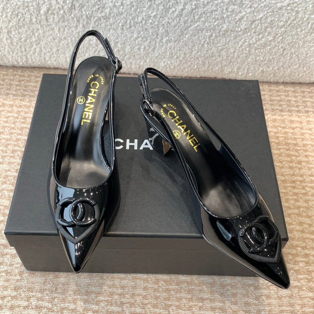 CHANEL MID-HEEL SLINGBACKS IN BLACK PATENT CALFSKIN