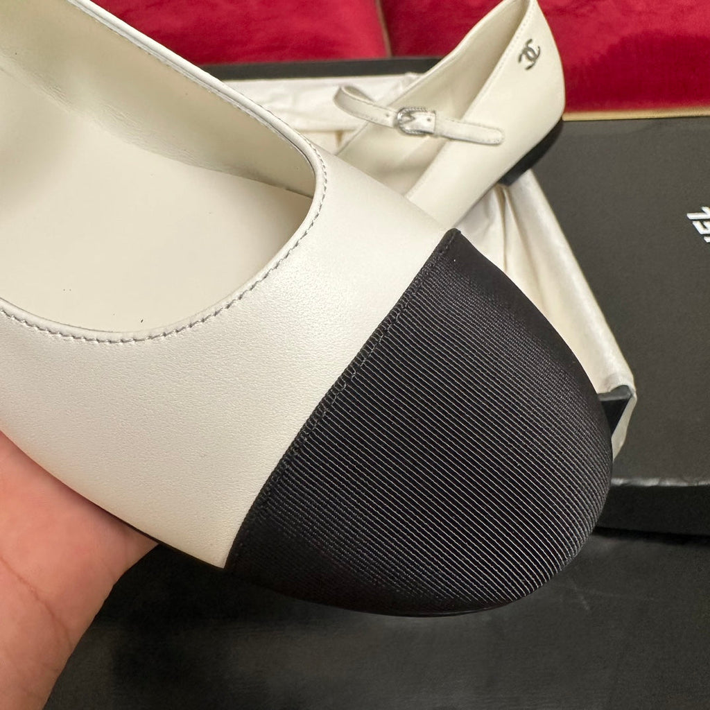 CHANEL MARY JANE SHOES IN WHITE CALFSKIN AND BLACK SATIN