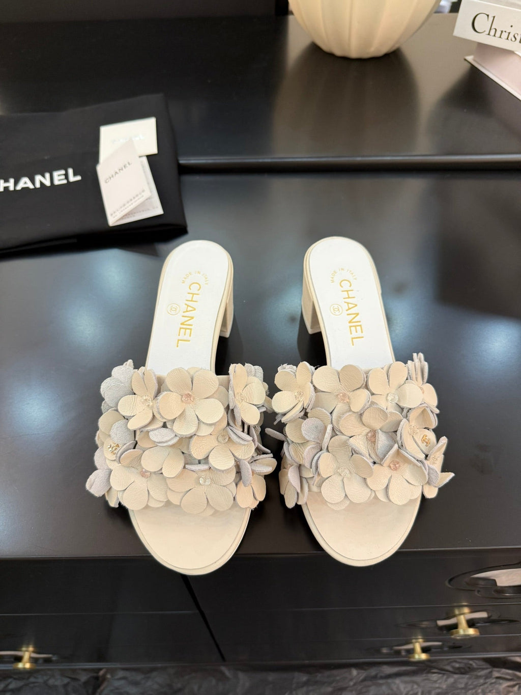 CHANEL MID HEEL 45 MM MULE IN WHITE CALFSKIN