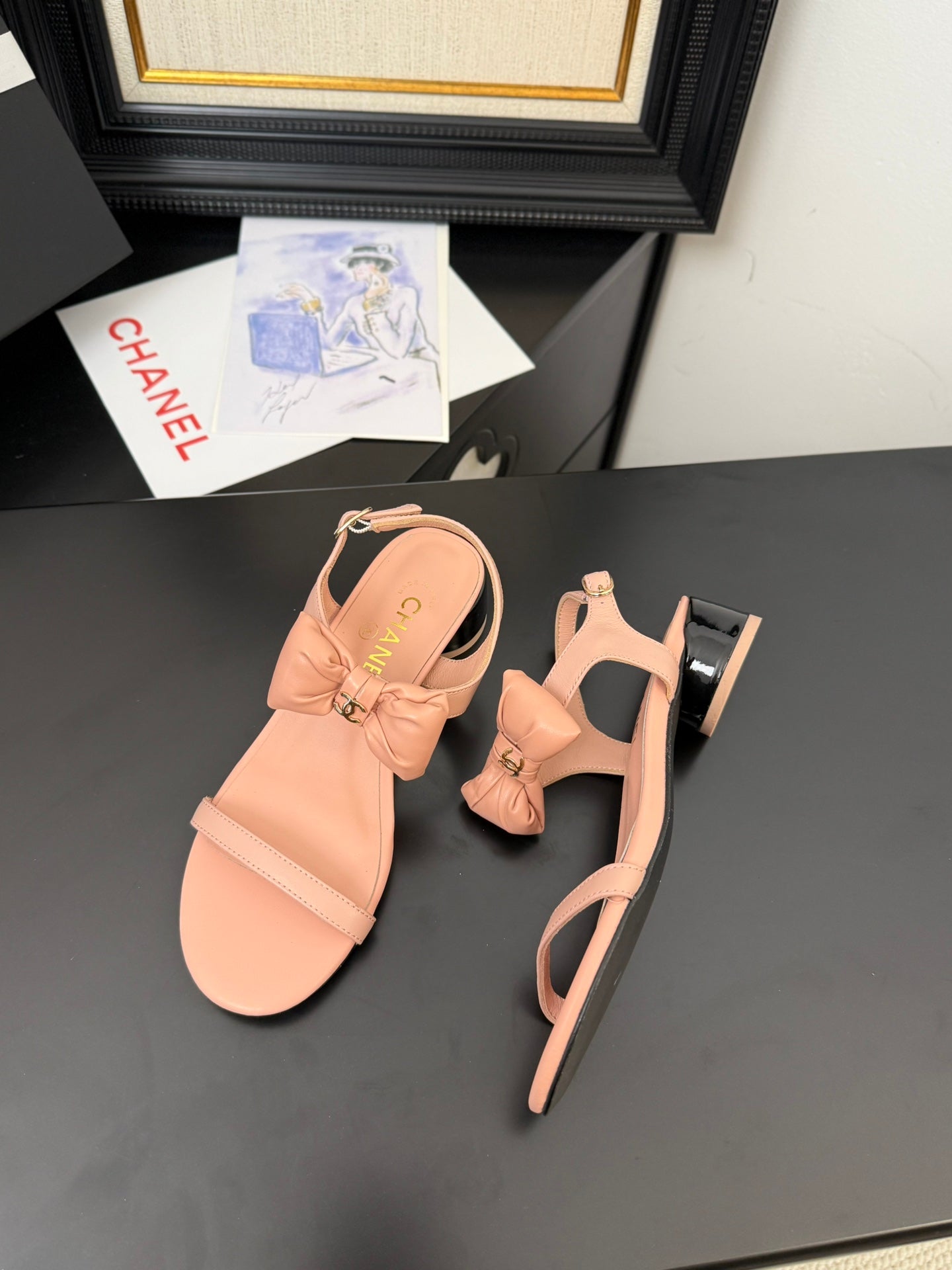 CHANEL FLAT SANDALS 5 MM IN PEACH PINK CALFSKIN