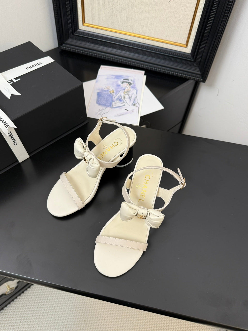 CHANEL MID HEEL SANDALS IN WHITE CALFSKIN WITH BOW