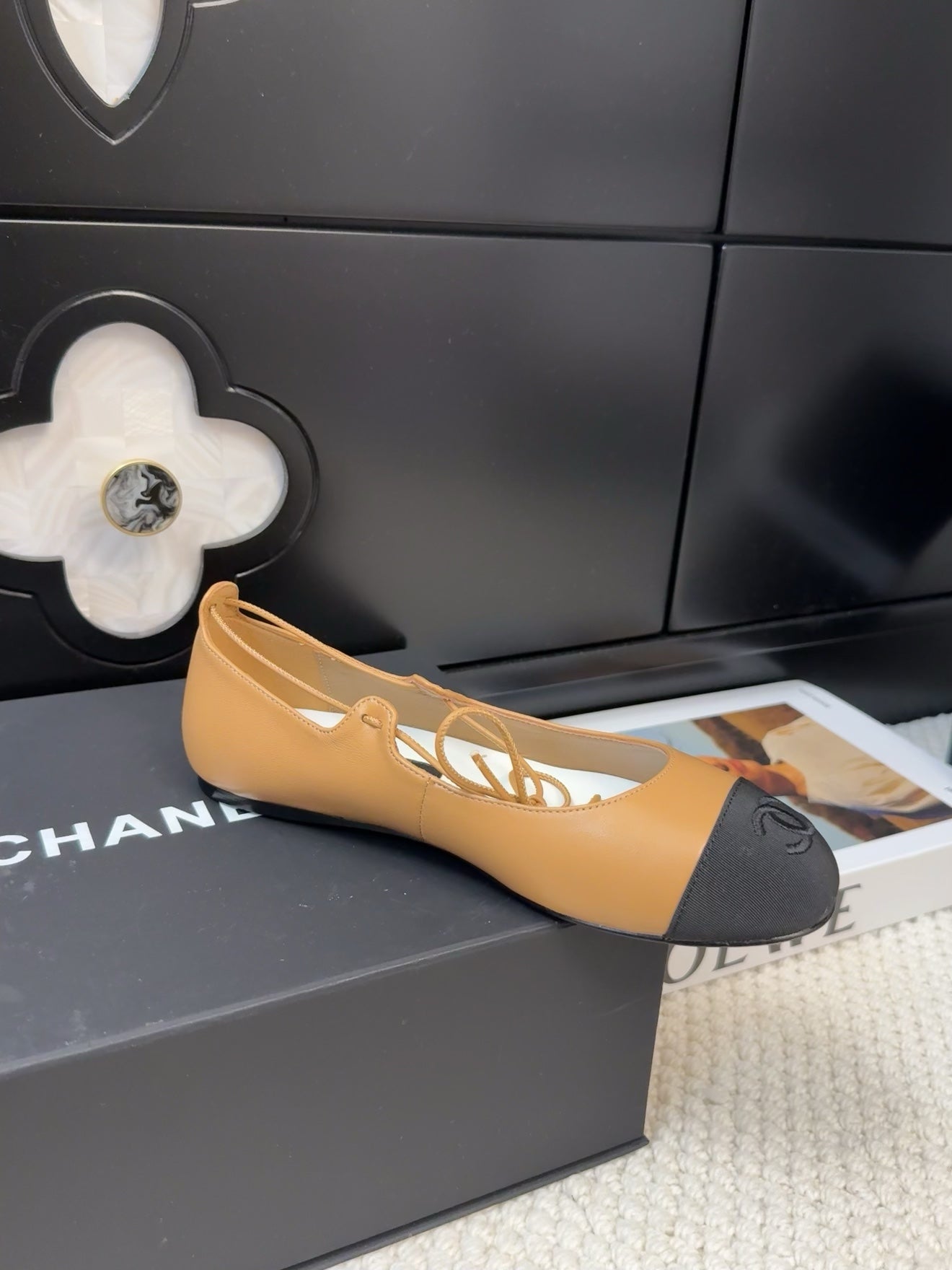 CHANEL FLAT MARY JANE PUMPS IN DIJON YELLOW LAMBSKIN MIX BLACK FABRIC