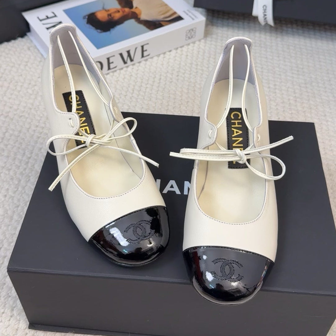 CHANEL MARY JANE PUMPS 55 MM IN WHITE MIX BLACK LAMBSKIN