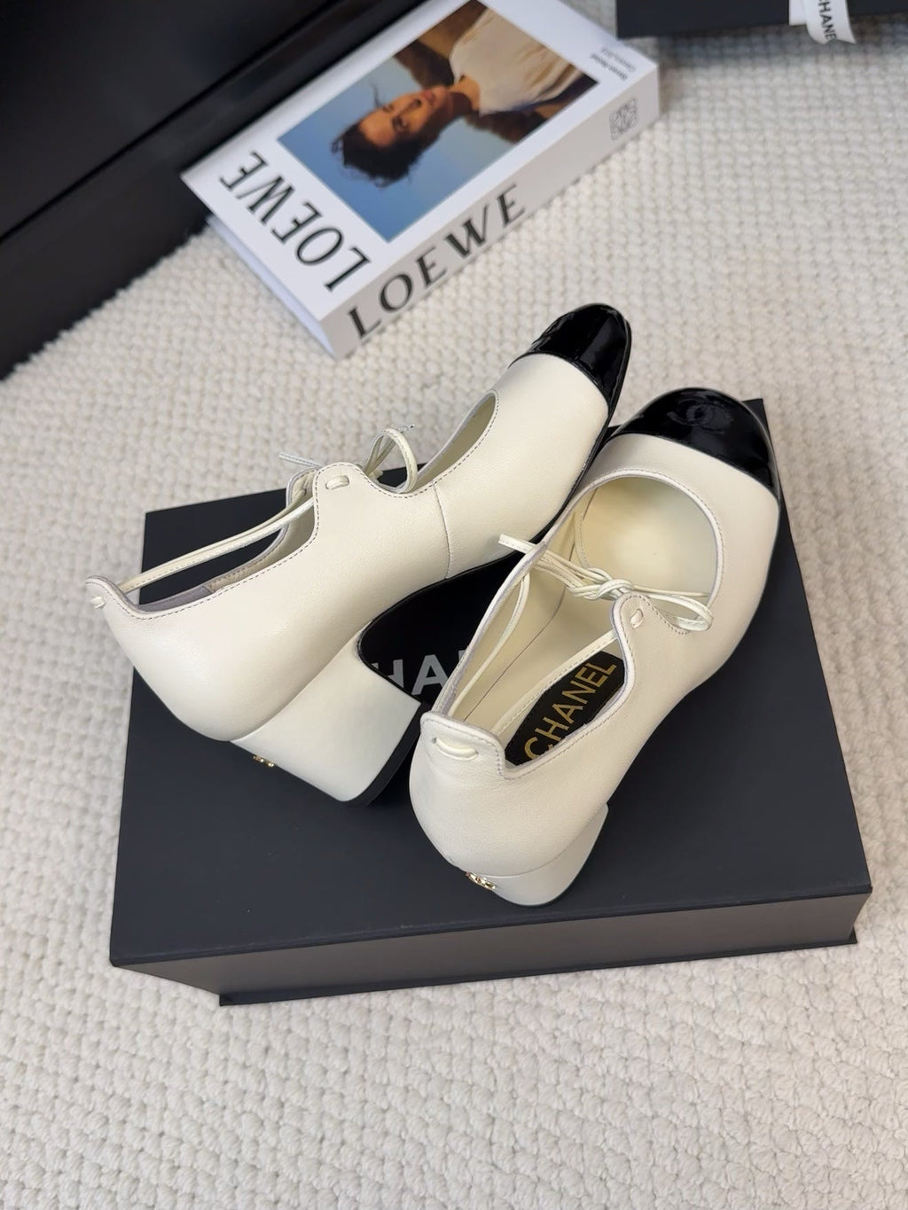 CHANEL MARY JANE PUMPS 55 MM IN WHITE MIX BLACK LAMBSKIN