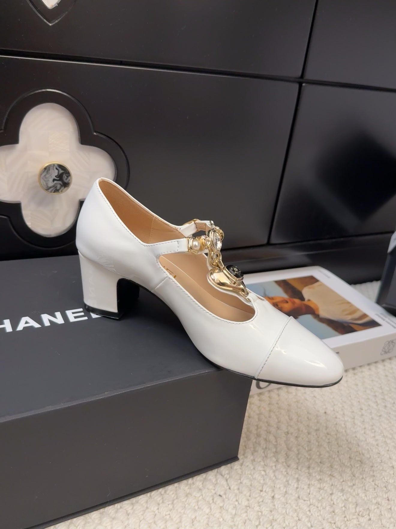 CHANEL MARY JANE SHOES IN WHITE PATENT CALFSKIN 55 MM