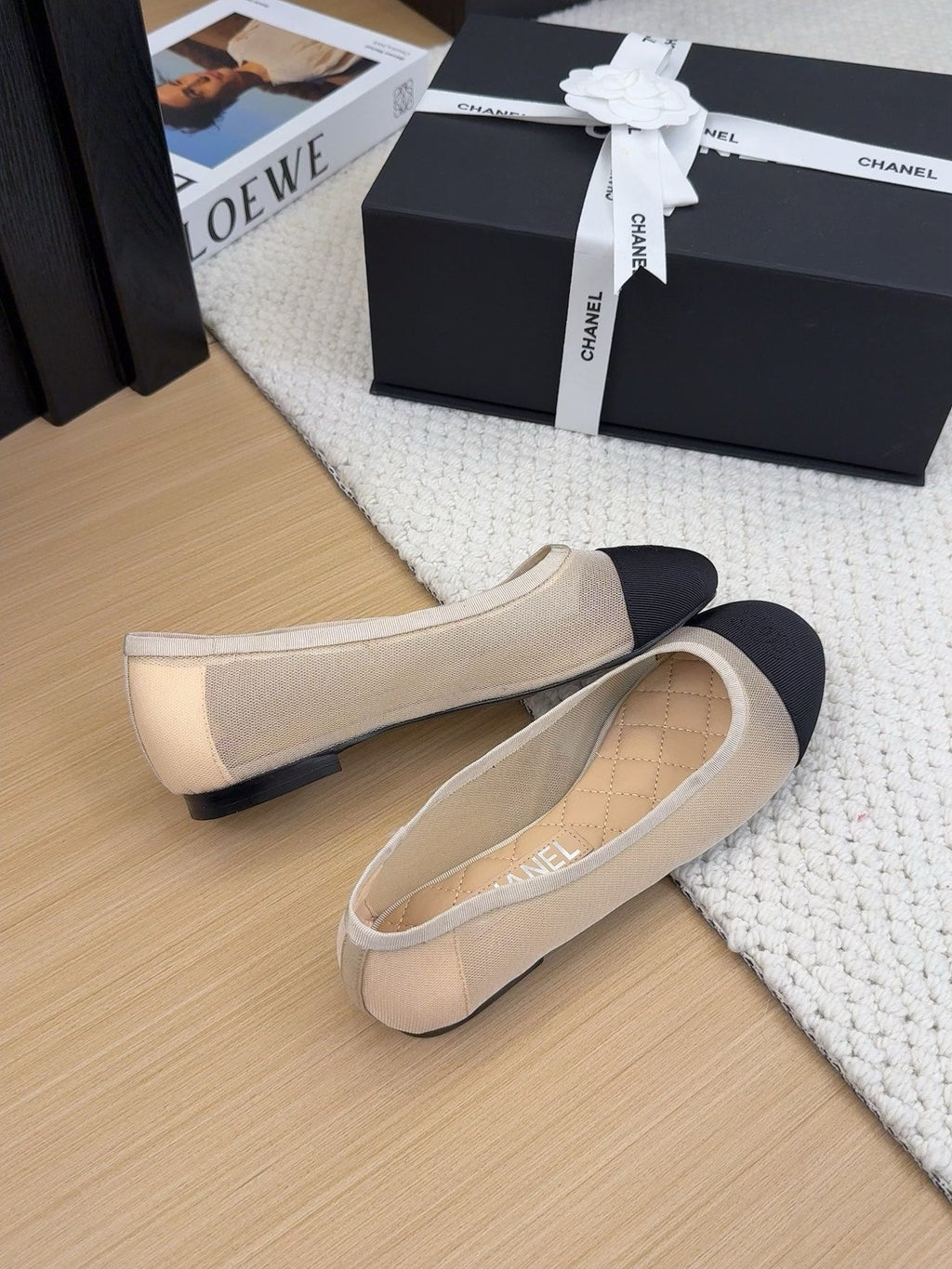 CHANEL BALLET FLAT IN BLACK FABRIC AND BEIGE MESH
