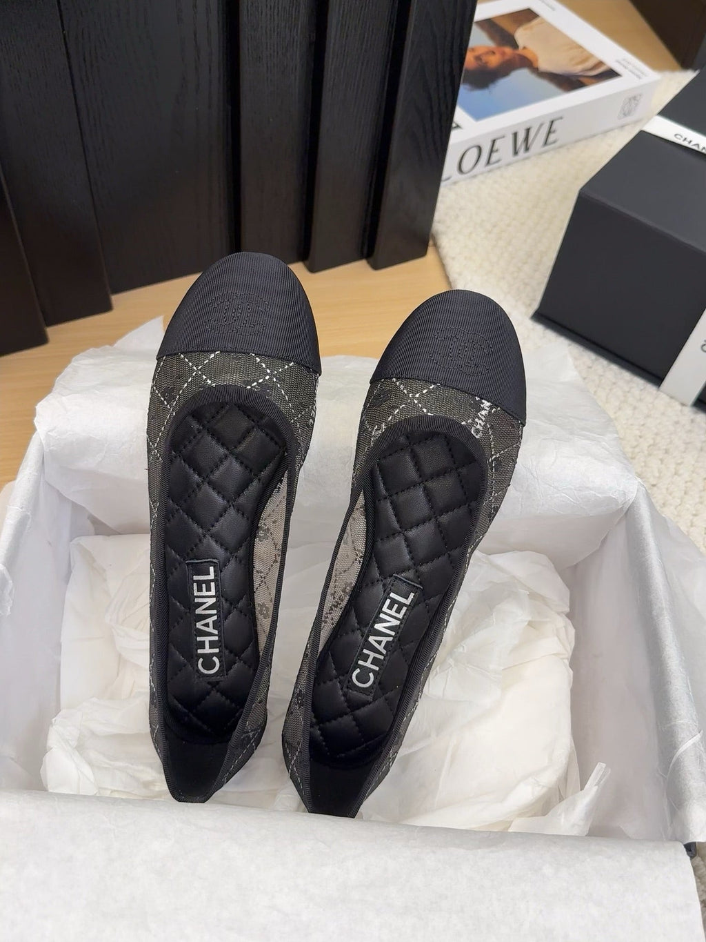 CHANEL BALLET FLAT IN BLACK FABRIC AND MESH