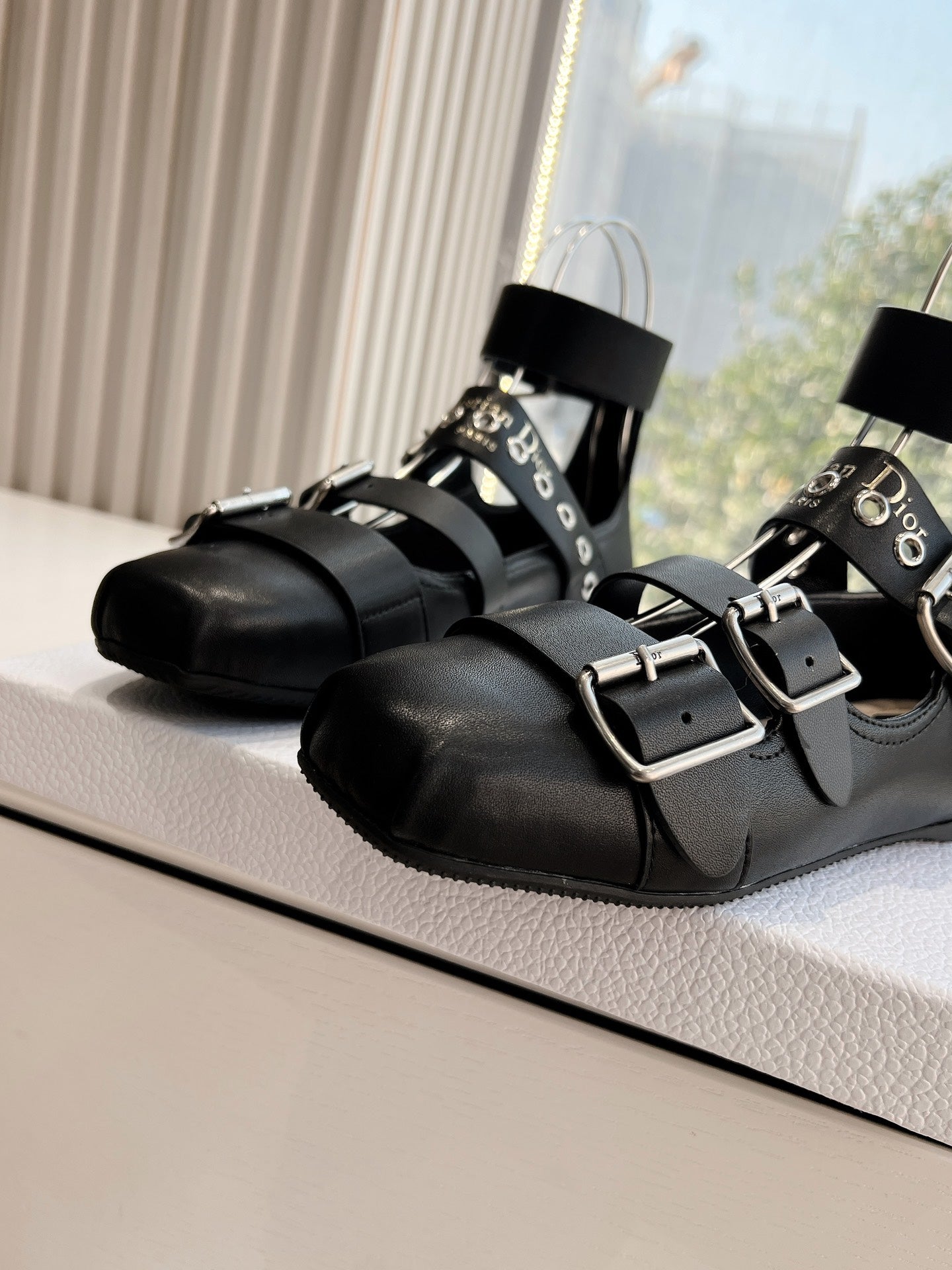 DIOR PUNK BALLET FLAT IN BLACK CALFSKIN