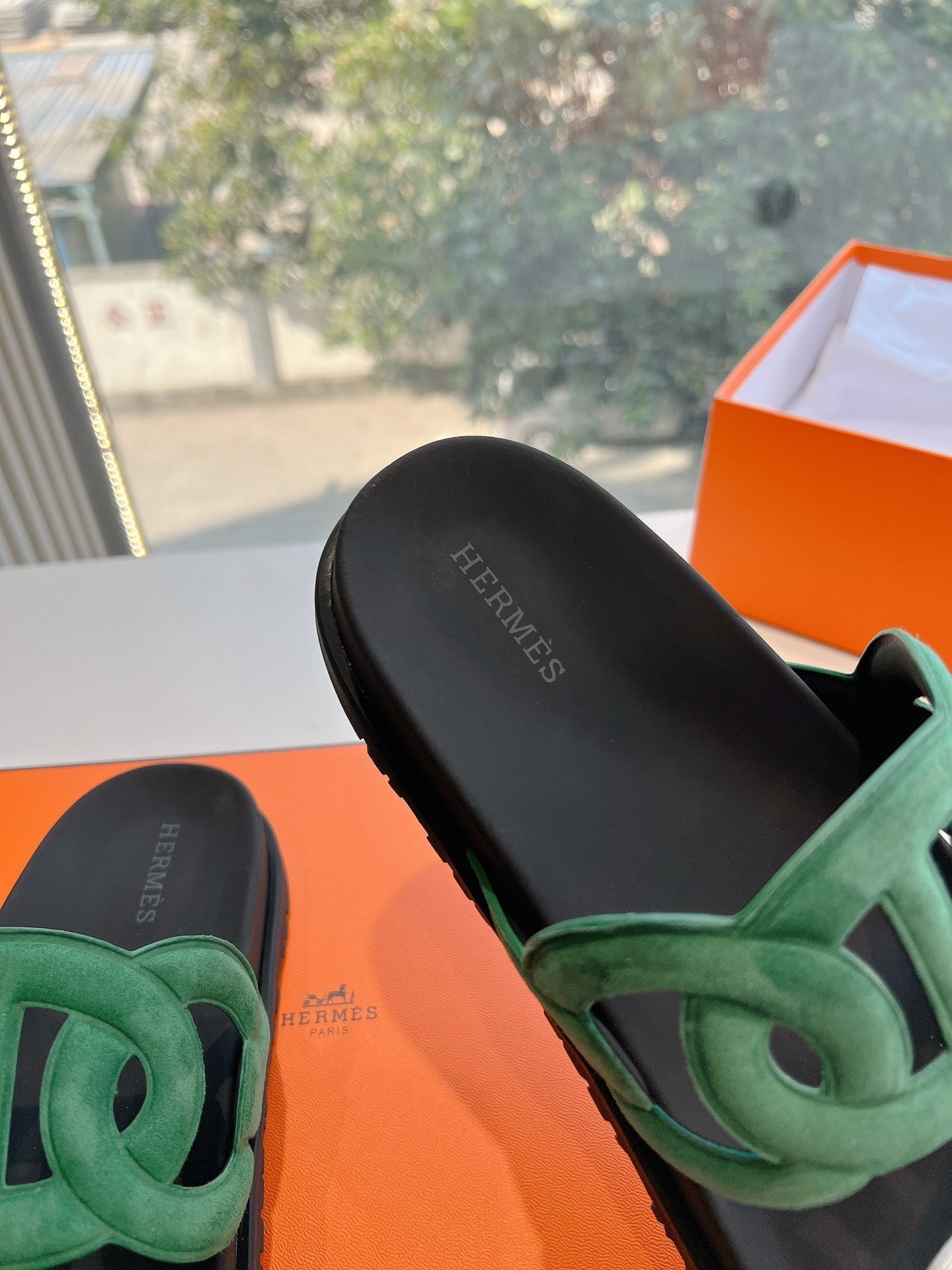 HERMES EXTRA SANDAL IN MEDIUM GREEN MIX SILVER CALFSKIN