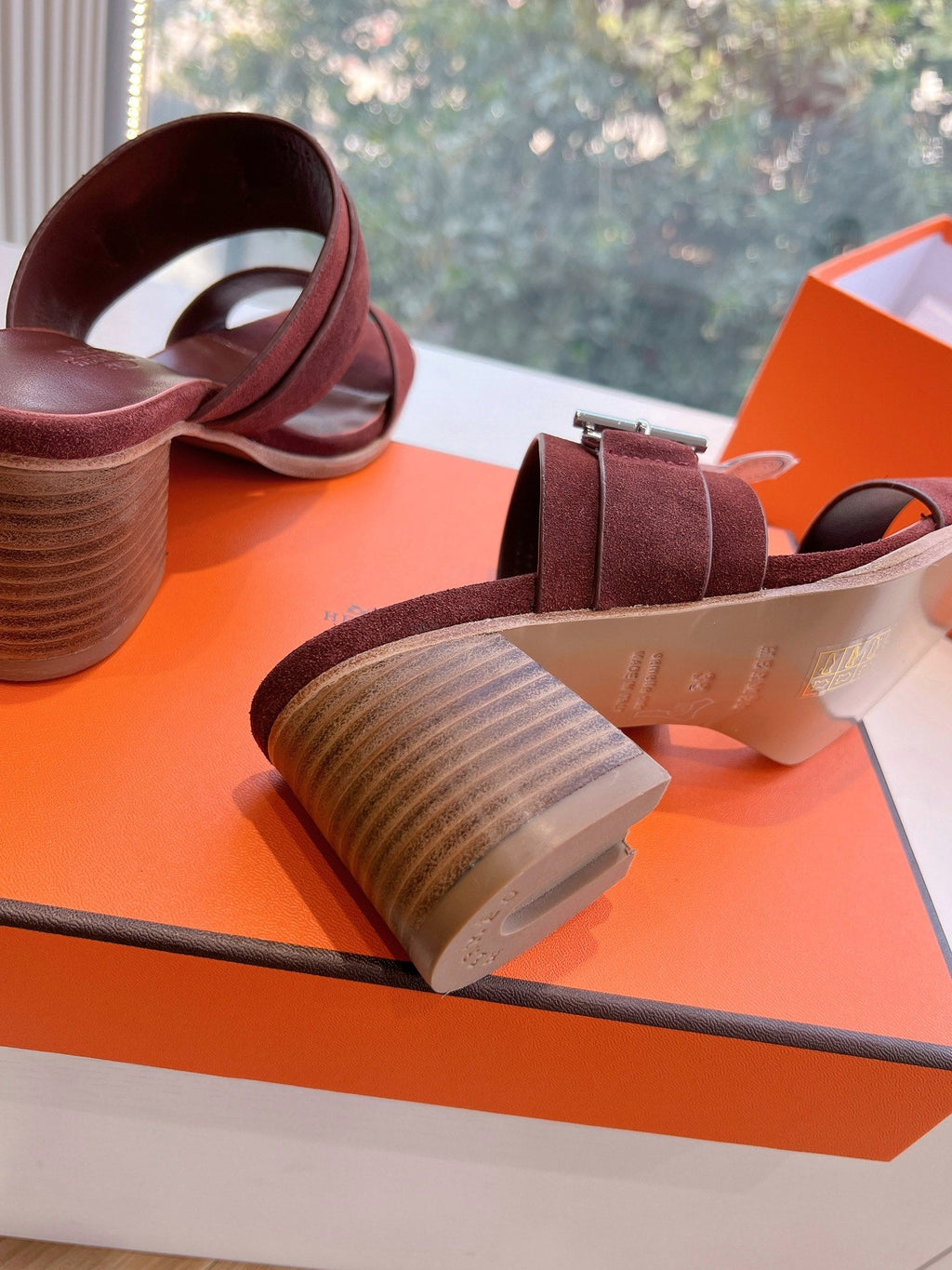 HERMES KUTE 60 SANDAL IN CHESTNUT BROWN SUEDE