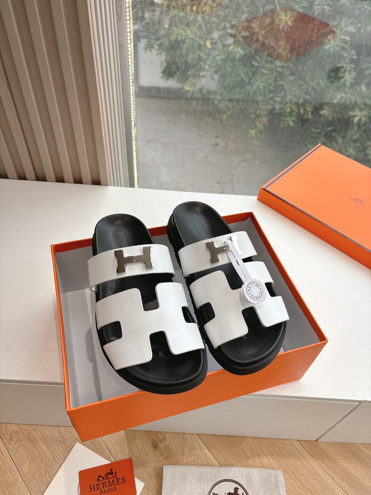 HERMES CHYPRE SANDAL IN WHITE CALFSKIN