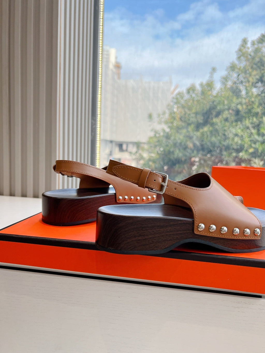 HERMES FLAT SANDAL IN BRONZE BROWN CALFSKIN