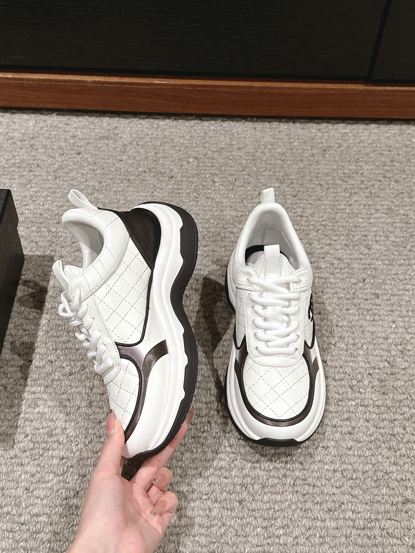 CHANEL CLASSIC SNEAKER IN WHITE MIX BLACK LAMBSKIN