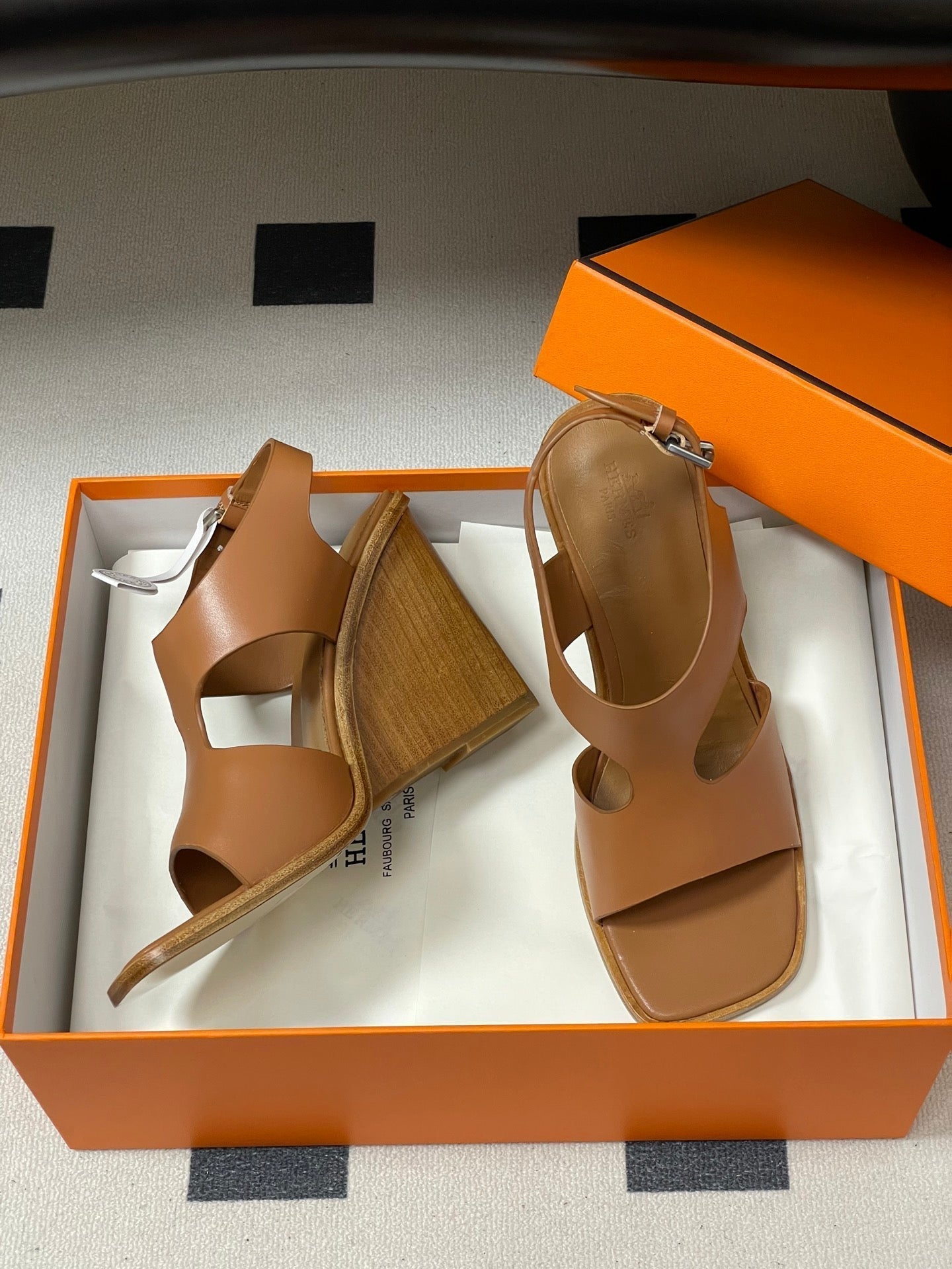 HERMES 25S KALYA WEDGE SANDAL 100 MM IN BROWN LAMBSKIN