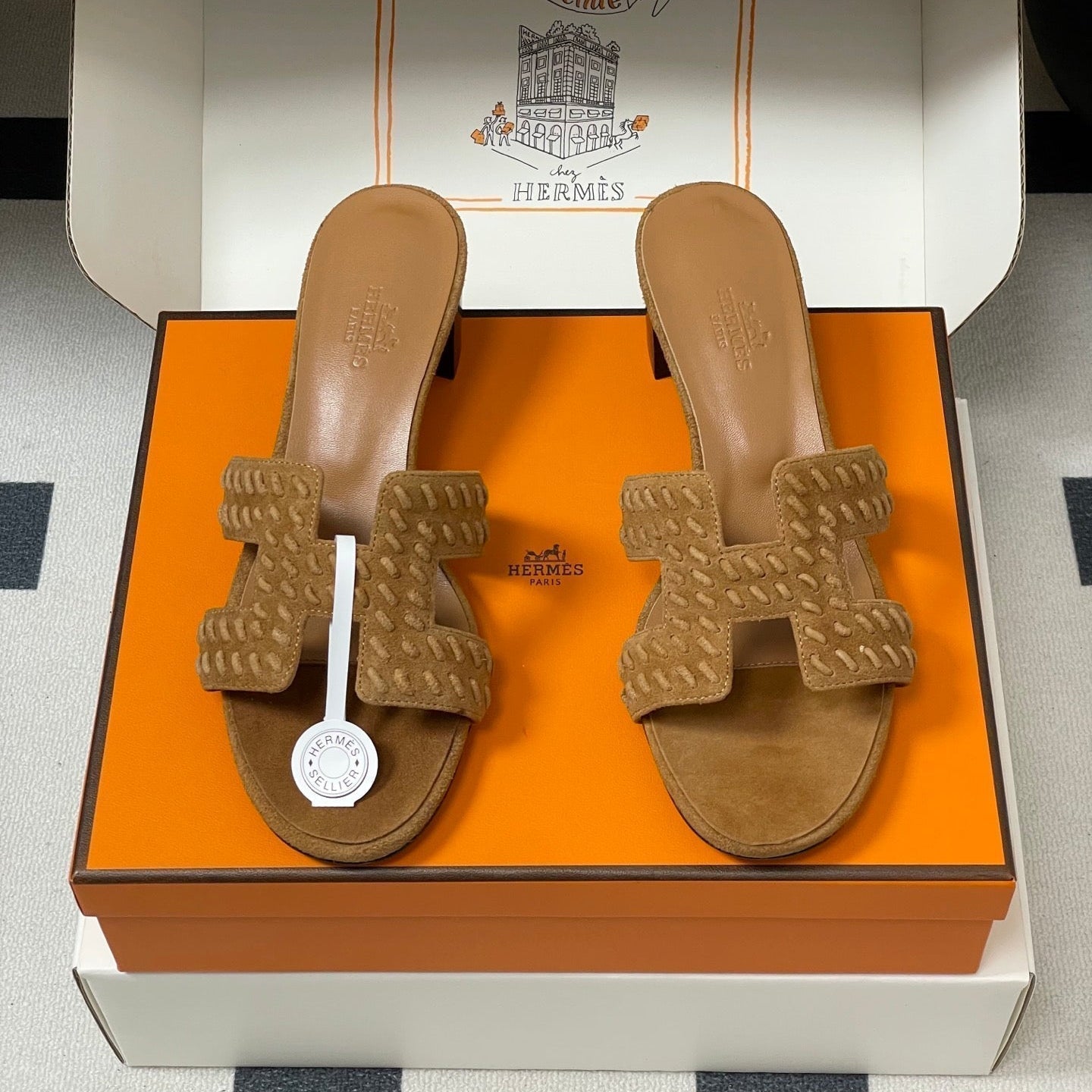 HERMES 25S ORAN HIGH‑HEEL SANDAL IN LIGHT BROWN SUEDE AND LAMBSKIN