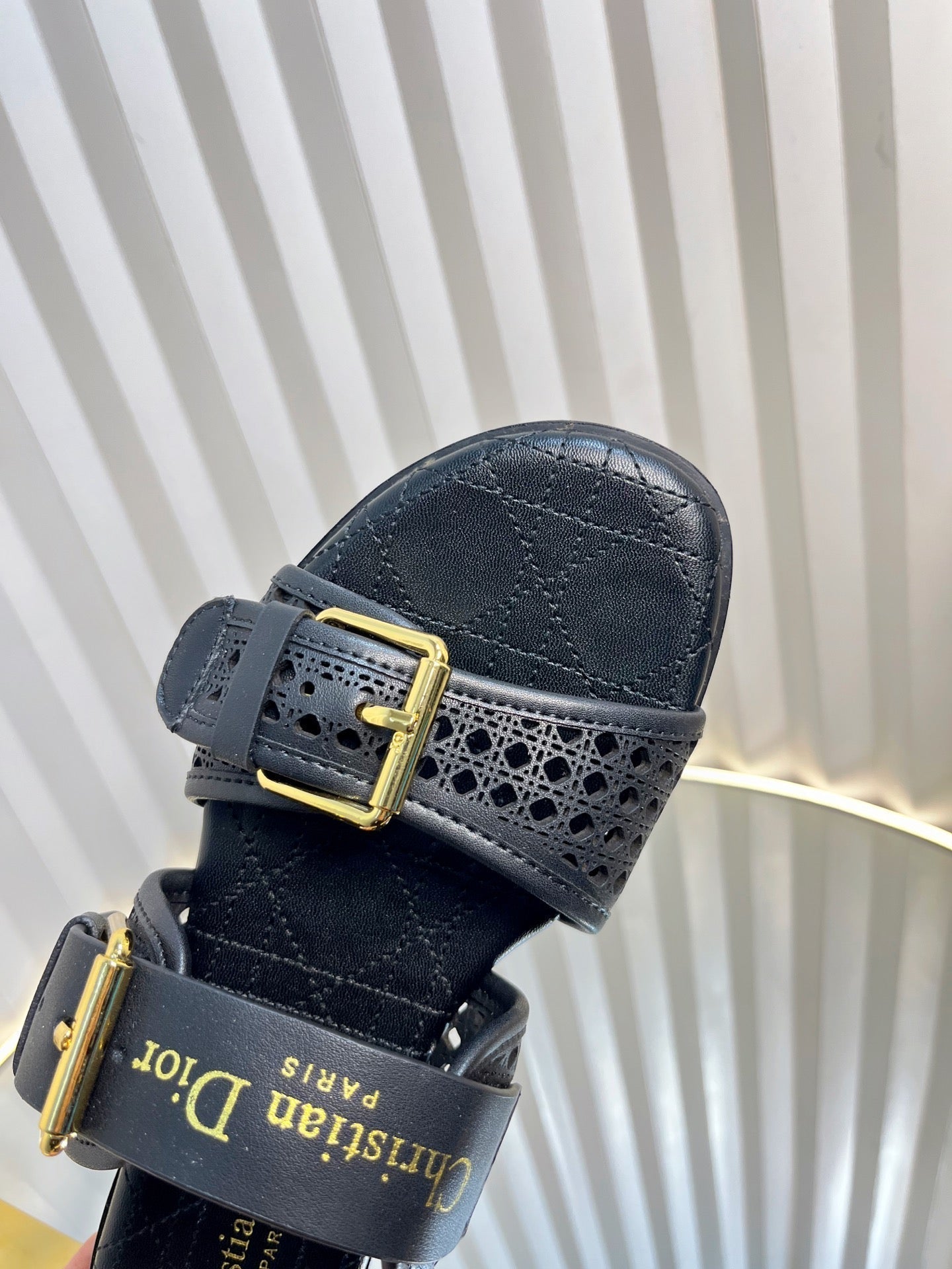 DIOR D-AVENUE SLIDES 25S IN BLACK CALFSKIN MICRO CANNAGE MOTIF
