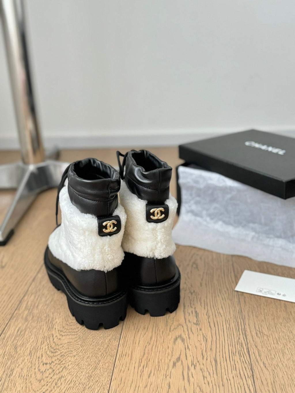 CHANEL CHUNKY BOOTS IN WHITE SMOOTH FLEECE AND BLACK CALFSKIN