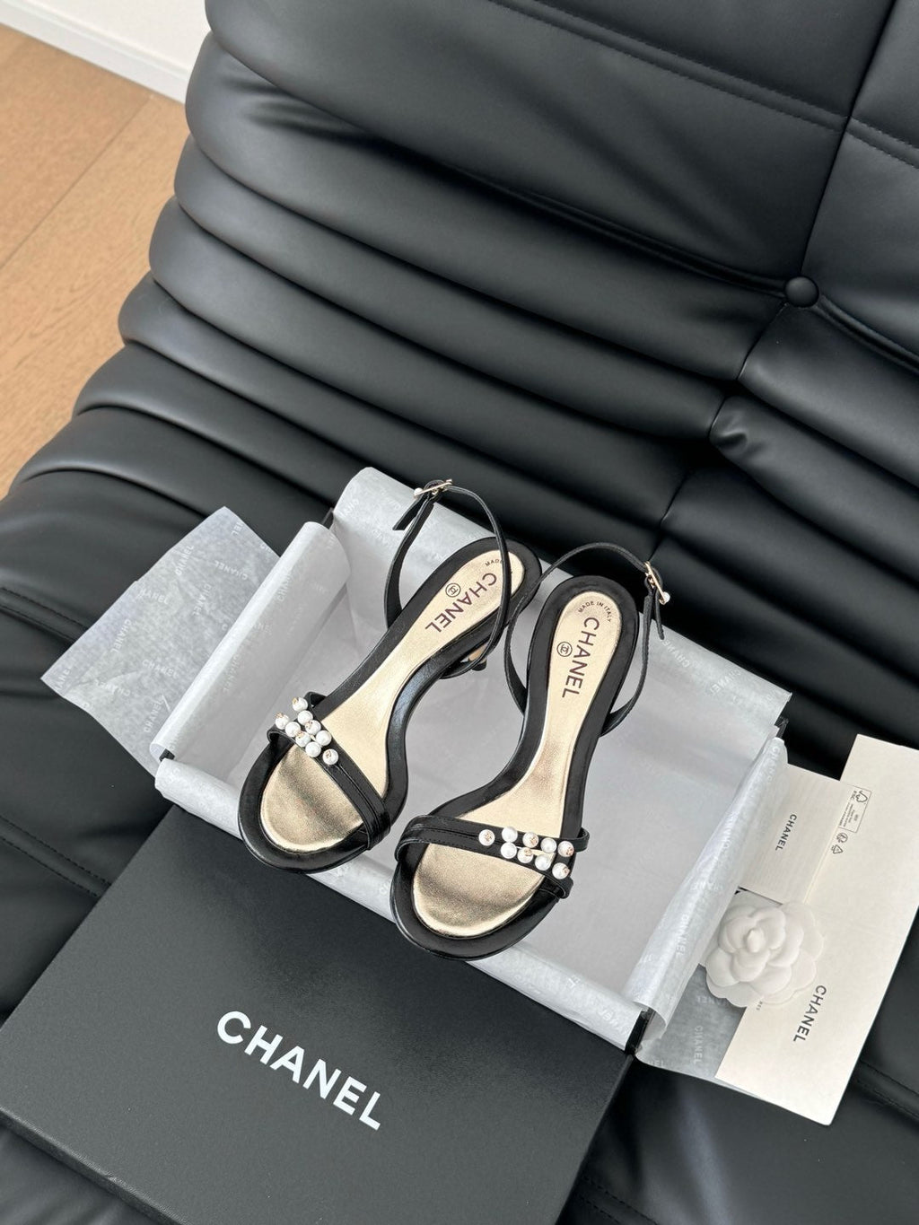 CHANEL PEARL SANDAL IN BLACK AND GOLD LAMBSKIN 75 MM