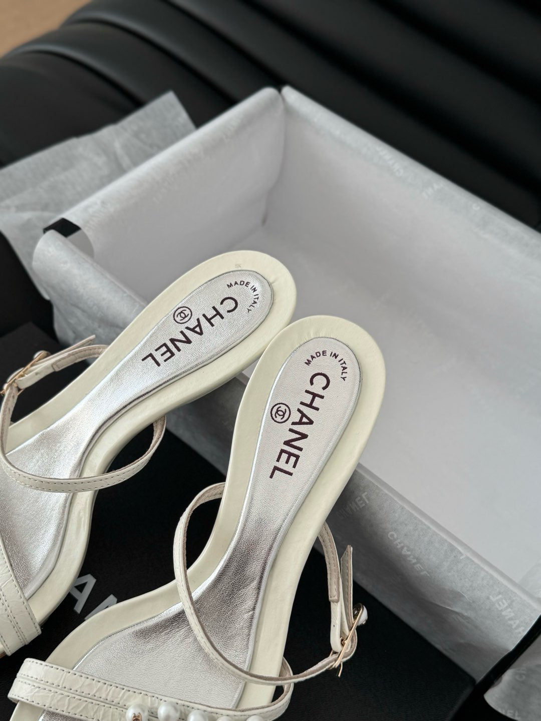 CHANEL PEARL SANDAL IN WHITE LAMBSKIN 35 MM