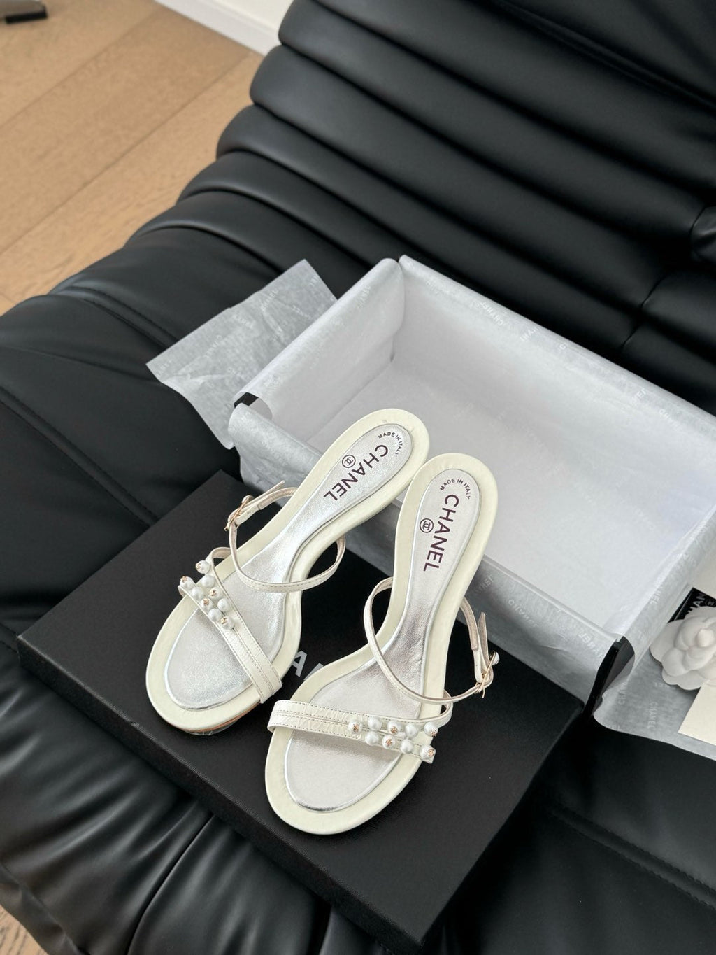 CHANEL PEARL SANDAL IN WHITE LAMBSKIN 35 MM