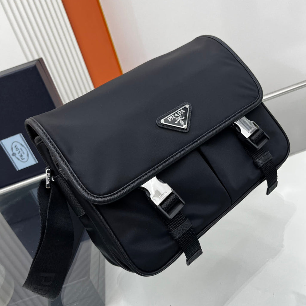 PRADA 26 SHOULDER BAG IN BLACK RE-NYLON AND SAFFIANO LEATHER