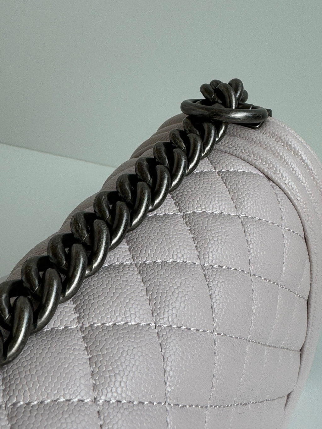 CHANEL BOY BAG MEDIUM 25 IN PINK NUDE CALFSKIN