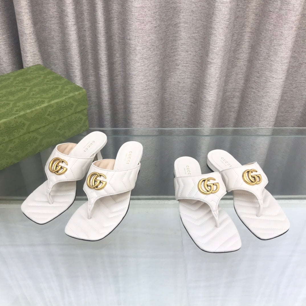 GUCCI marmont logo - embellished mattelasse leather sandal in white