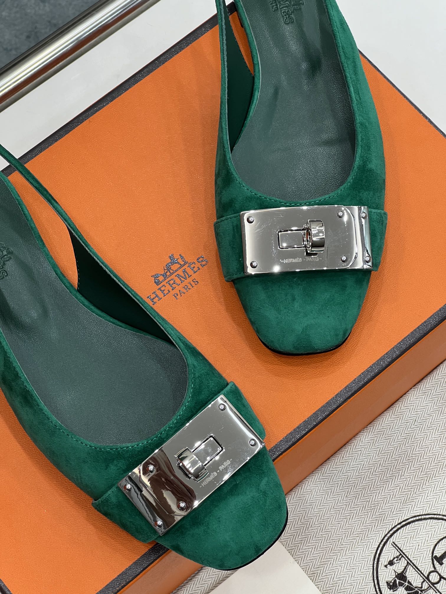 HERMES INNOCENTE SLINGBACK CASTLETON GREEN SUEDE