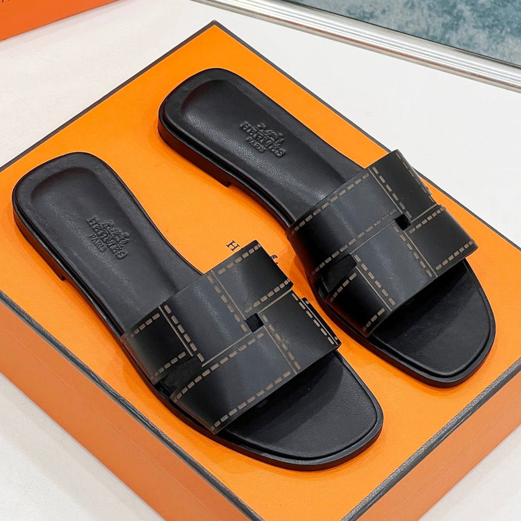 HERMES IDIOMA SANDAL IN BLACK CALFSKIN