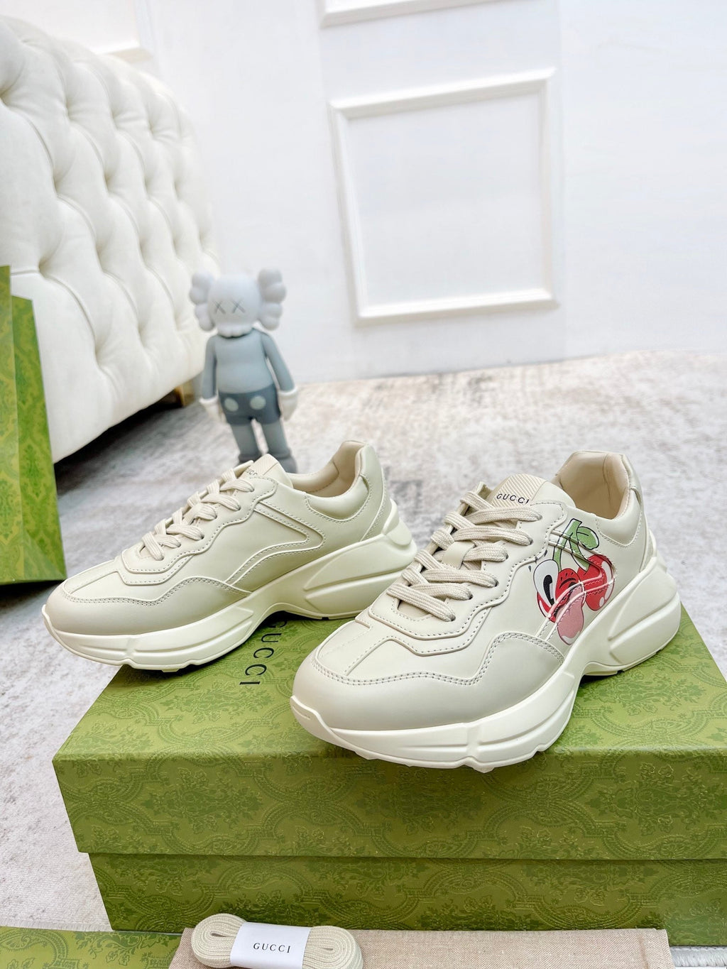GUCCI RHYTON TRAINER WHITE LAMBSKIN WITH HEART MOTIF