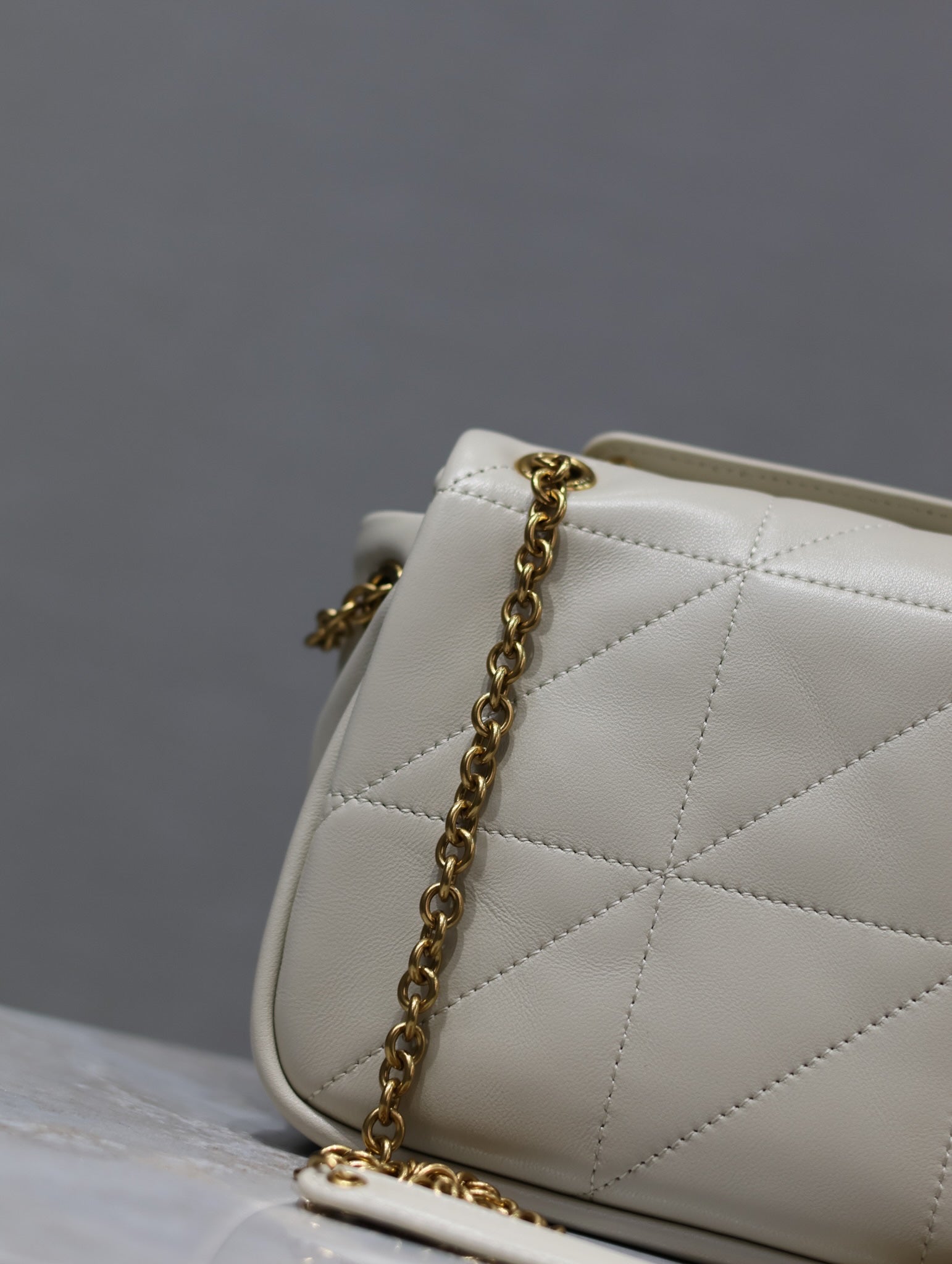 YSL 25S JAMIE MINI 20 IN BLANC VINTAGE LAMBSKIN GOLD HARDWARE