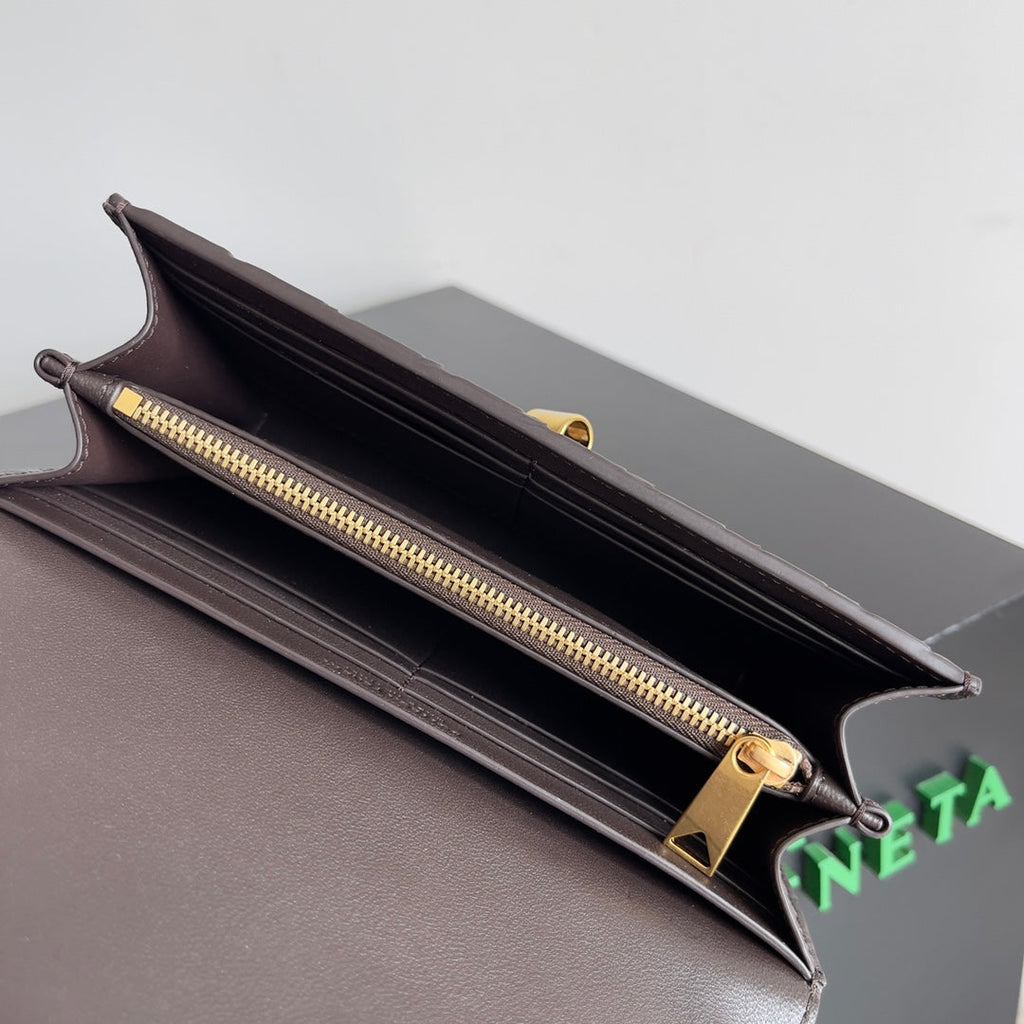 BOTTEGA VENETA ANDIAMO BAG 19 IN FONDANT CALFSKIN