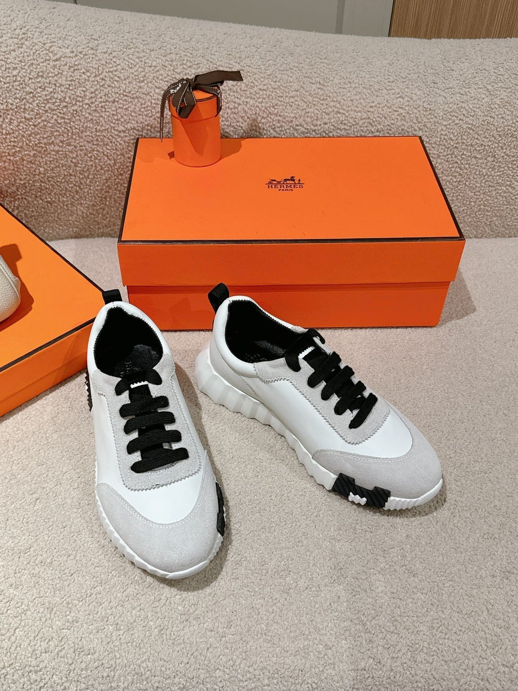 HERMES MAINLAND SNEAKER IN PALE GRAY SUEDE AND WHITE CALFSKIN