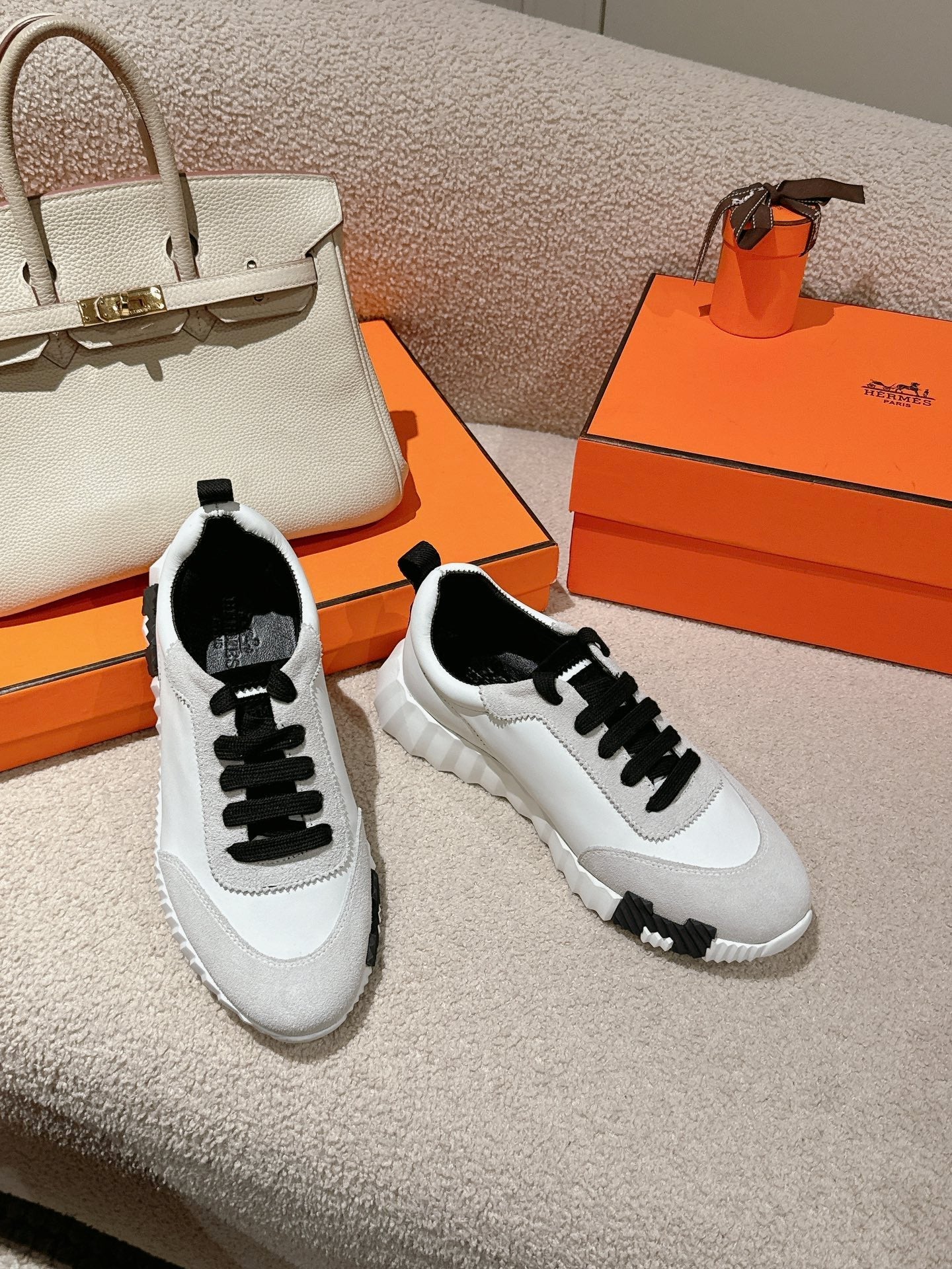 HERMES MAINLAND SNEAKER IN PALE GRAY SUEDE AND WHITE CALFSKIN