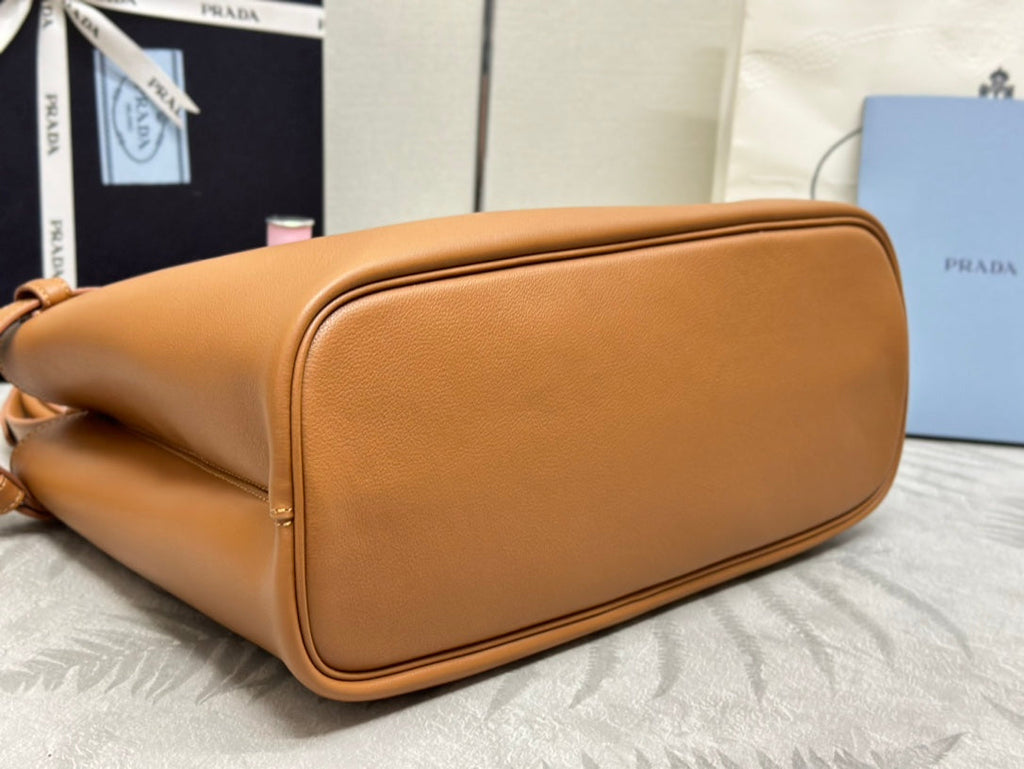 PRADA 25S BUCKLE MEDIUM HANDBAG 35 IN RK CARAMEL CALFSKIN GOLD HARDWARE