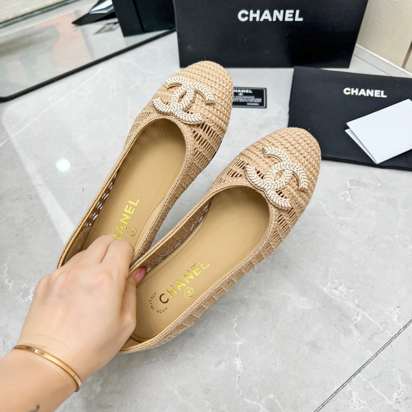 CHANEL BALLET FLAT 10 MM IN BEIGE RAFFIA