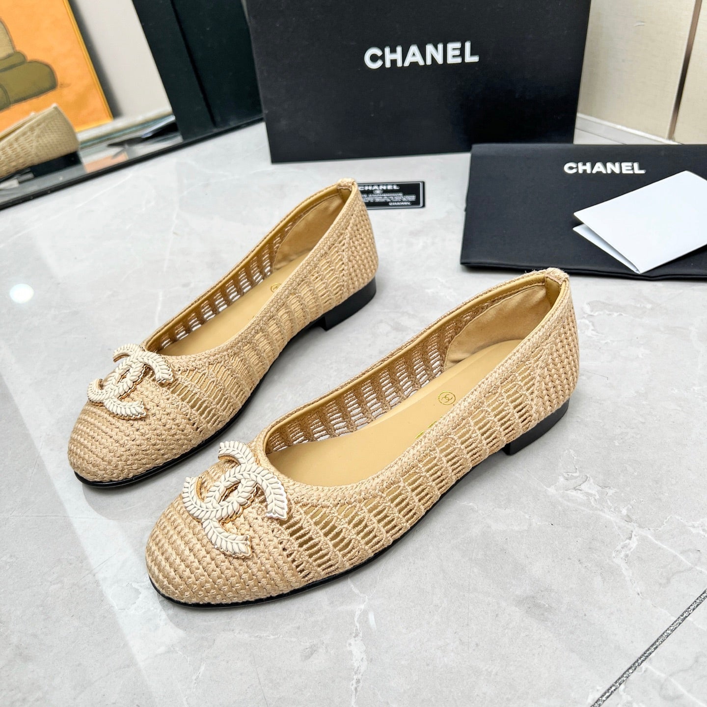CHANEL BALLET FLAT 10 MM IN BEIGE RAFFIA